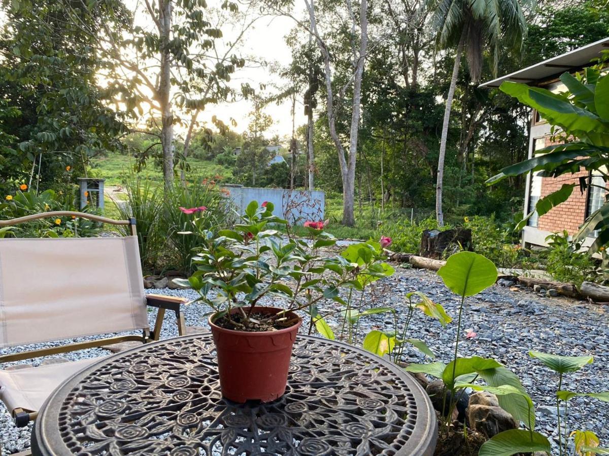 Kebun Lisdtari Farmstay Air Hangat Exteriér fotografie